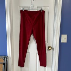 NWOT, LuLaRoe leggings size Tall/Curvy, beautiful deep red color, solid